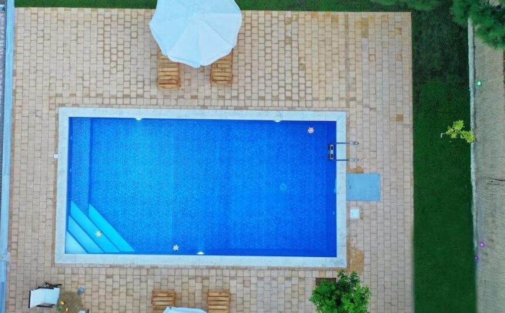 Family Cozy Villa with Swimming Pool (28)